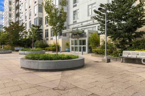 40-26 College Point BLVD #8N, Flushing, NY 11354