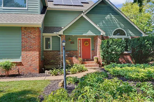 1129 Parkside CIR, Lawrence, KS 66049