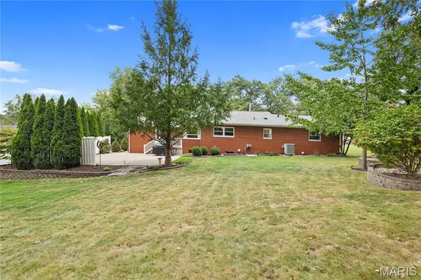 620 W Kinkead RD, Hillsboro, IL 62049