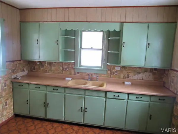 549 W Bridgeport ST, White Hall, IL 62092