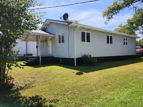 609 S Ledford ST, Harrisburg, IL 62946