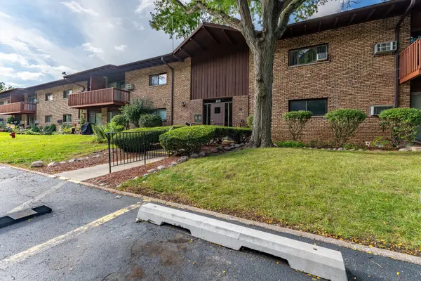 200 Willow LN #C-219, Willow Springs, IL 60480