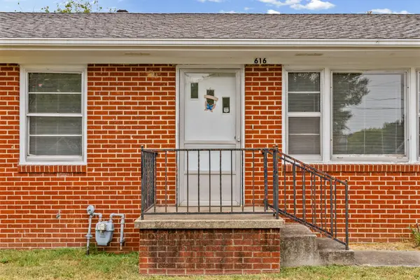 616 Vass Ln, Hopkinsville, KY 42240