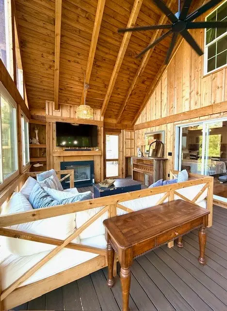 446 Oak Dr, Smithville, TN 37166
