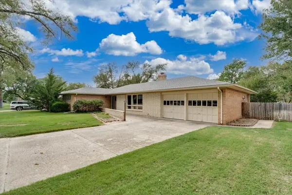 1617 W Womer Dr, Wichita, KS 67230-3