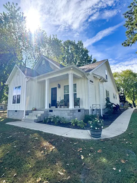 400 Carrie Ln, Loretto, TN 38469