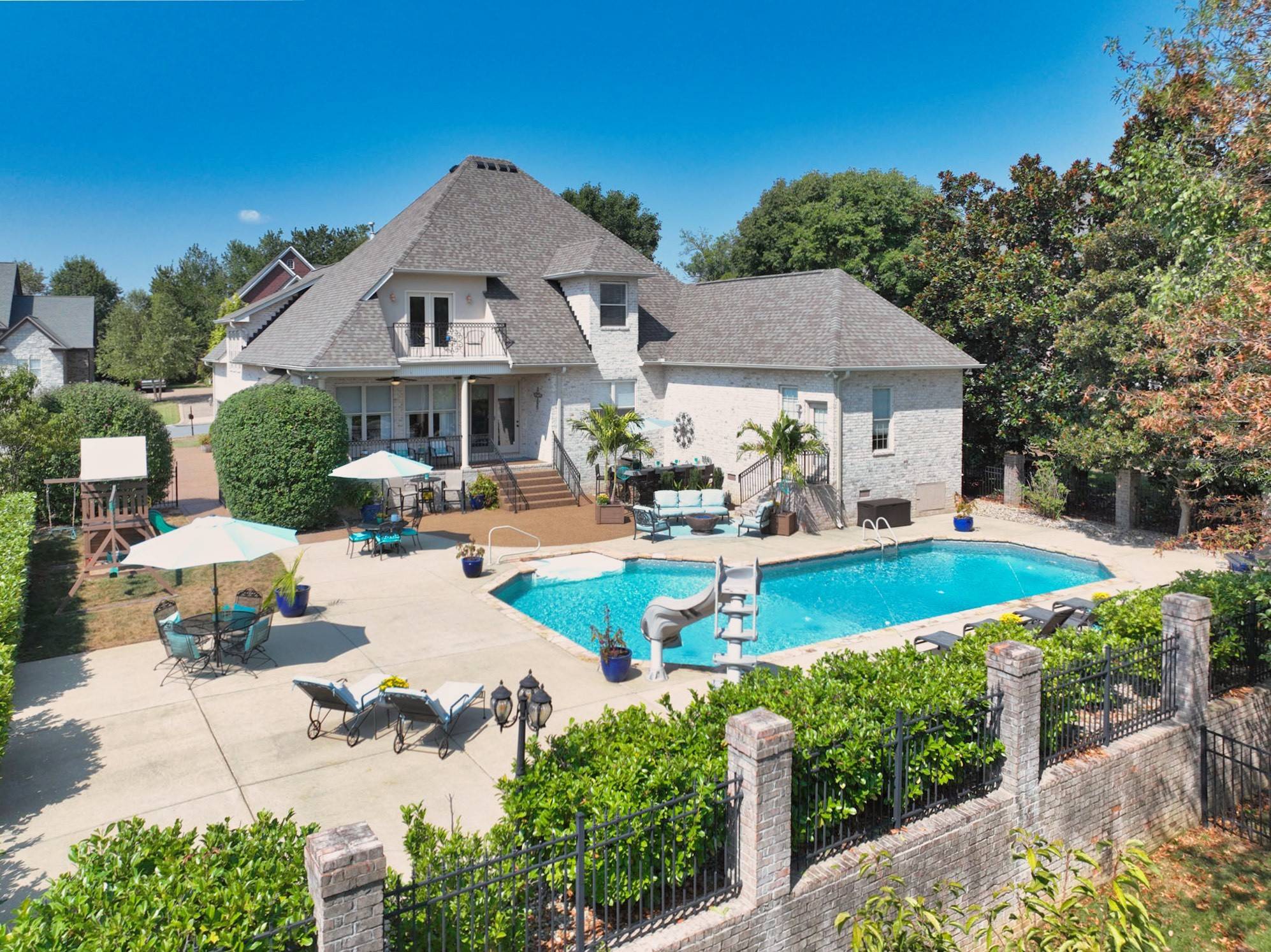 1040 Somerset Downs Blvd, Hendersonville, TN 37075