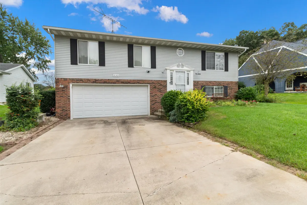 4142 Augusta DR, Crown Point, IN 46307