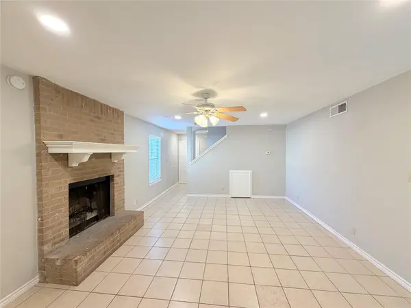 8806 Cainwood LN #B, Austin, TX 78729
