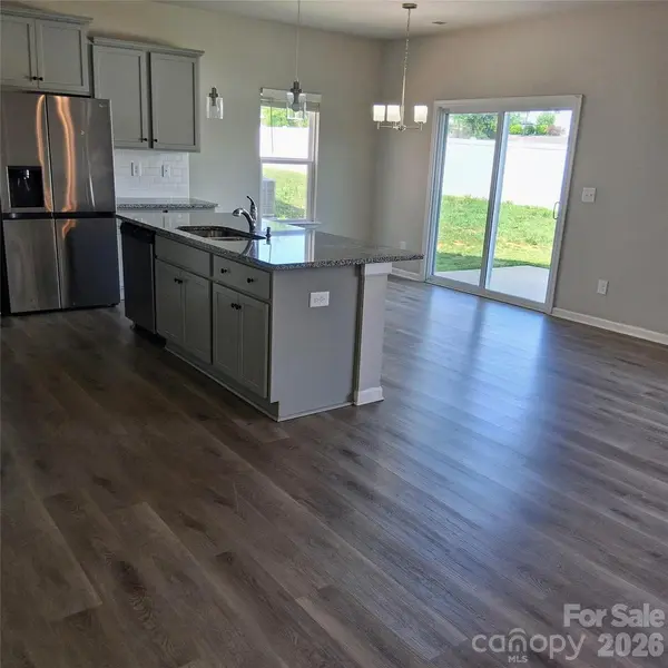4213 Stoneygreen LN, Charlotte, NC 28215