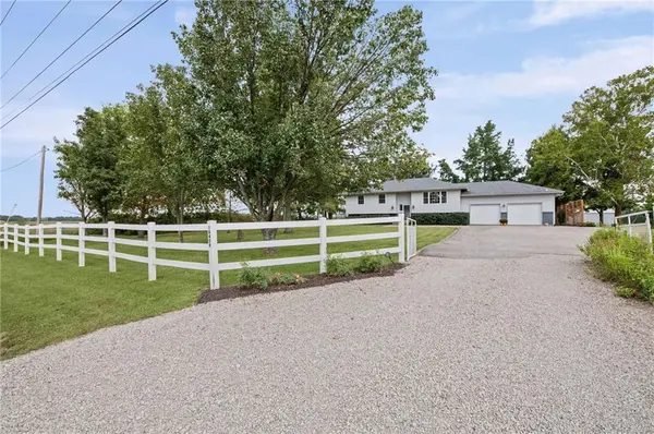16409 E 289th ST, Harrisonville, MO 64701