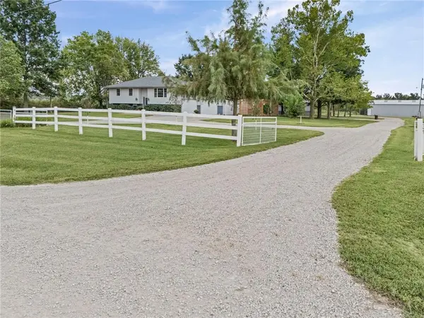 16409 E 289th ST, Harrisonville, MO 64701