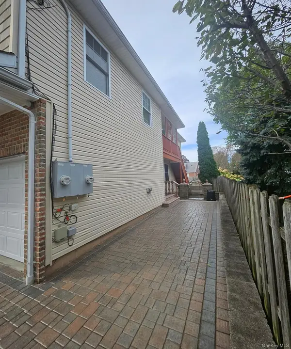 34 Nassau AVE #1, Glen Cove, NY 11542