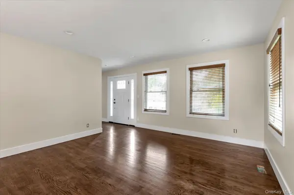 85 Clement, Glen Cove, NY 11542