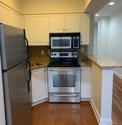 100 New Roc City PL #413, New Rochelle, NY 10801