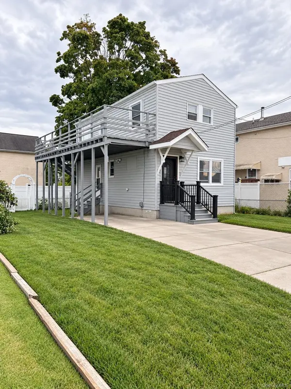 459 Roquette AVE, Floral Park, NY 11001