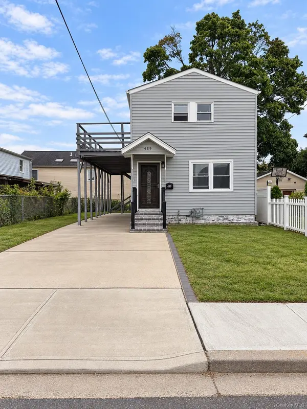459 Roquette AVE, Floral Park, NY 11001