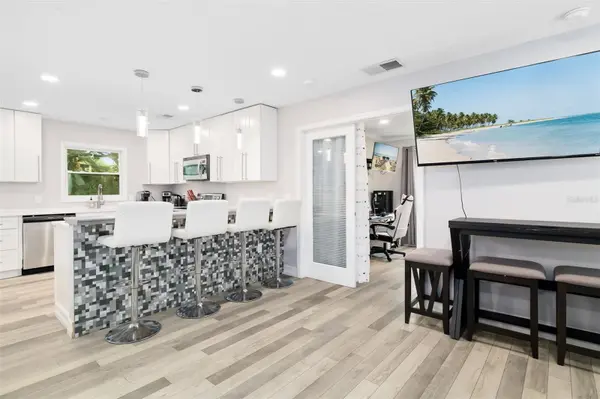 615 S SHADE AVE, Sarasota, FL 34237