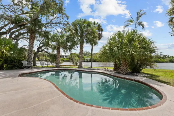 5381 PALOS VERDES DR, Sarasota, FL 34231