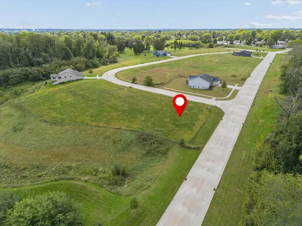 825 9th AVE N, Clinton, IA 52732