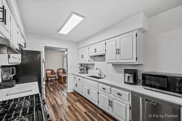 125 W Middle ST, South Elgin, IL 60177