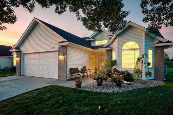 2333 Cleveland LN S, Cambridge, MN 55008