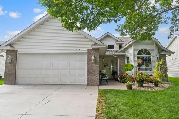 2333 Cleveland LN S, Cambridge, MN 55008