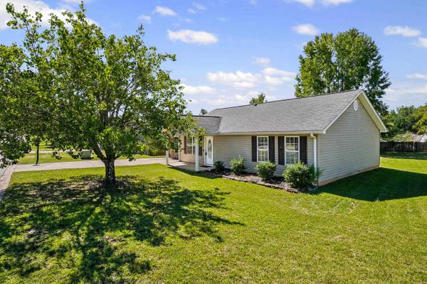 800 Very Fine Drive, Fountain Inn, SC 29644
