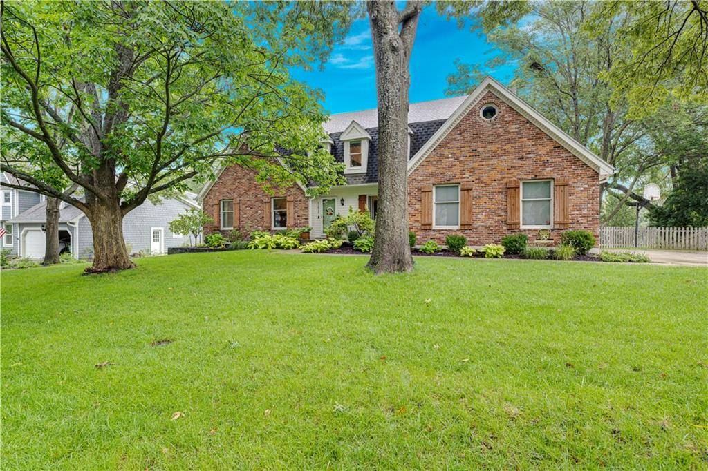 11915 CHEROKEE LN, Leawood, KS 66209