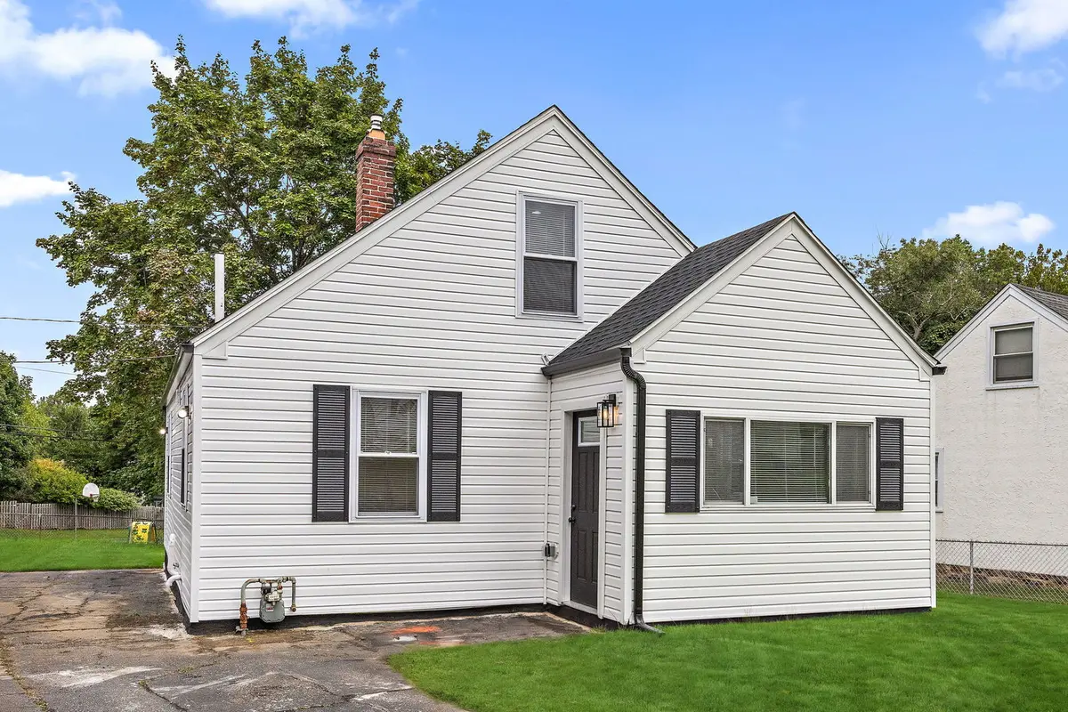 53 Seward LN, Aston, PA 19014
