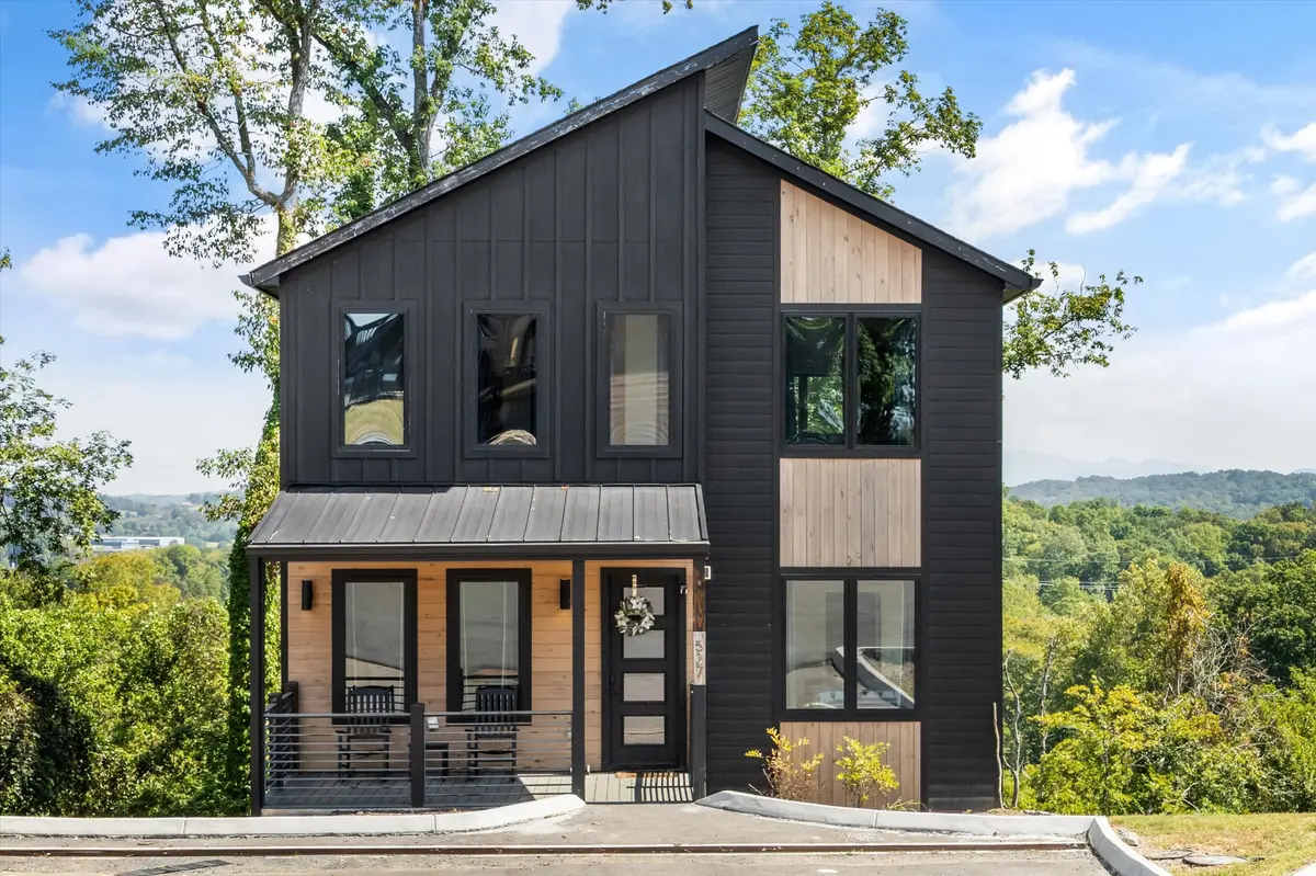527 New Venture Way, Sevierville, TN 37876