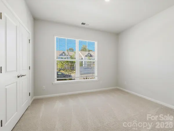 10032 Mamillion DR, Huntersville, NC 28078