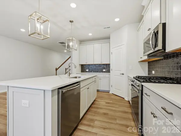 10032 Mamillion DR, Huntersville, NC 28078