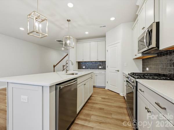 10032 Mamillion DR, Huntersville, NC 28078