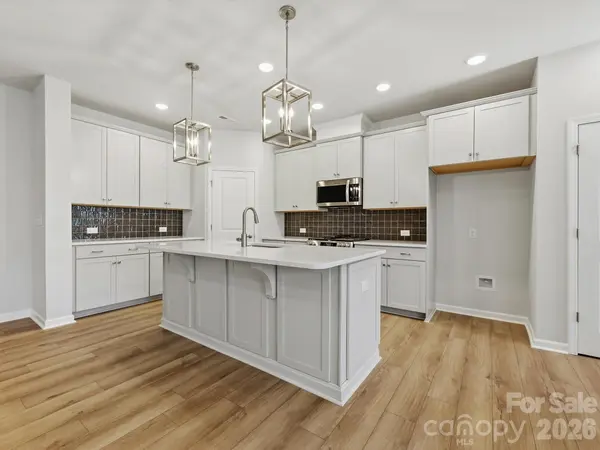 10032 Mamillion DR, Huntersville, NC 28078
