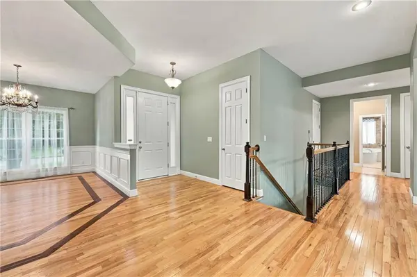 10108 N Willow AVE, Kansas City, MO 64157