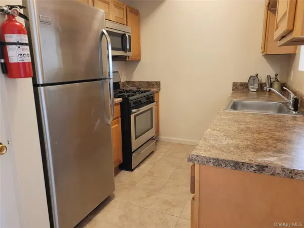256 Ruth CT, Middletown, NY 10940