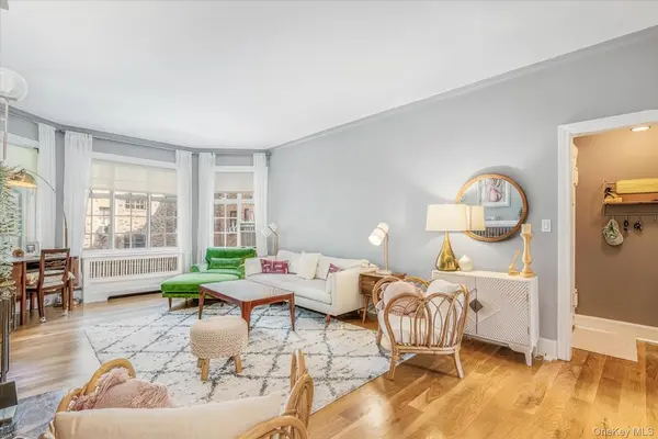 38-30 Douglaston Pkwy #G2, Douglaston, NY 11363