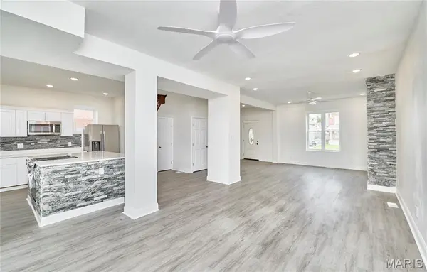 5922 Clemens AVE, St Louis, MO 63112