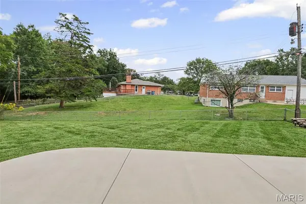 7816 Apple Valley DR, Affton, MO 63123