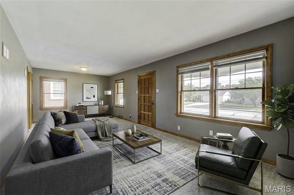 2121 Elm ST, St Charles, MO 63301