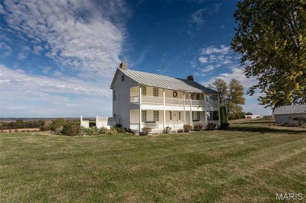 680 Auer Landing Road, Golden Eagle, IL 62036
