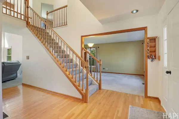 1446 Kingsbury CT, Gurnee, IL 60031