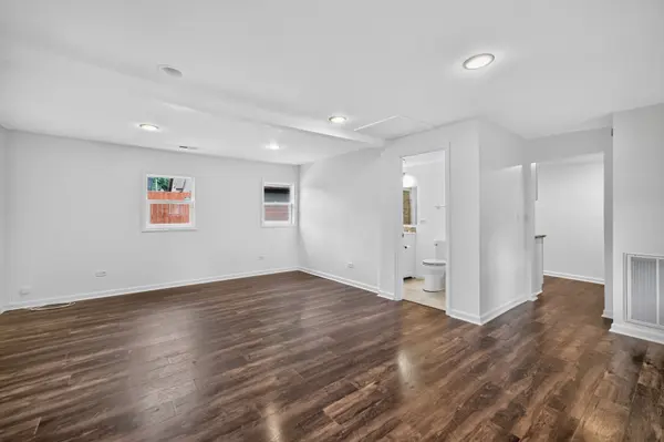 1337 Henry ST #CH, Des Plaines, IL 60016