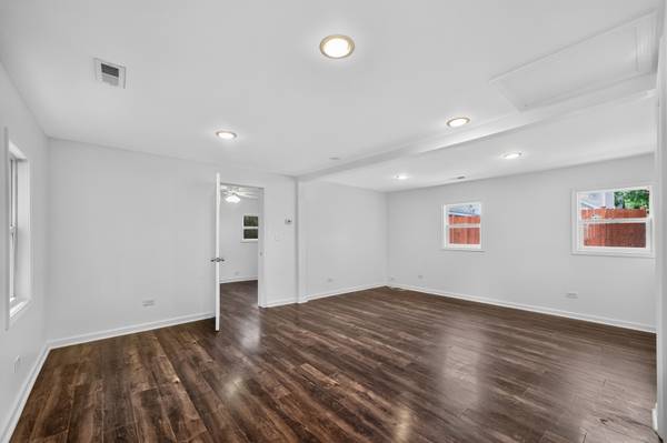 1337 Henry ST #CH, Des Plaines, IL 60016
