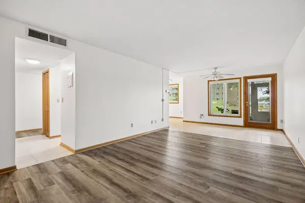 2400 Interlachen RD #119, Spring Park, MN 55384