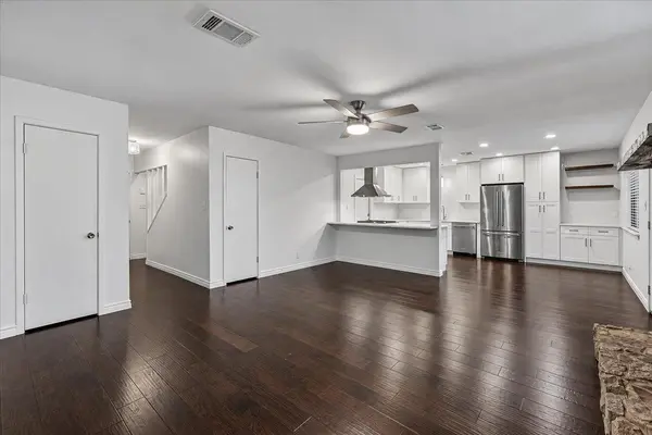 13010 Lamplight Village Ave, Austin, TX 78727