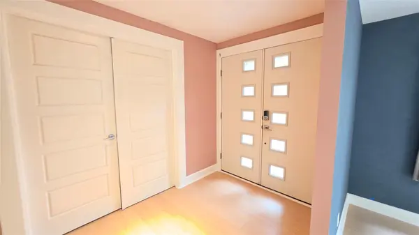 3205 Loyola LN, Austin, TX 78723