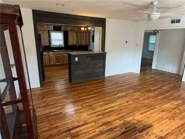 2608 W 44th AVE, Kansas City, KS 66103