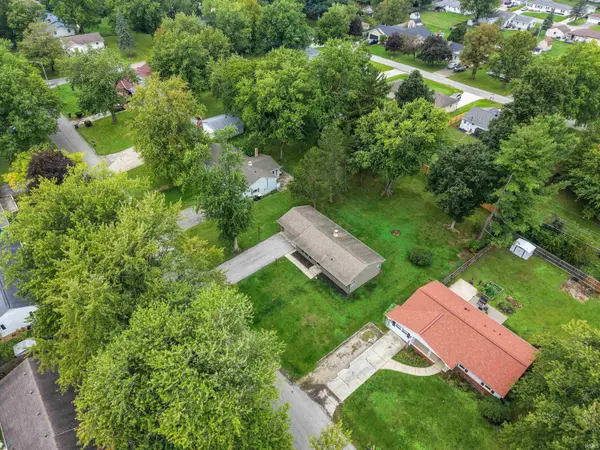 1928 Graham DR, Fort Wayne, IN 46818-2144